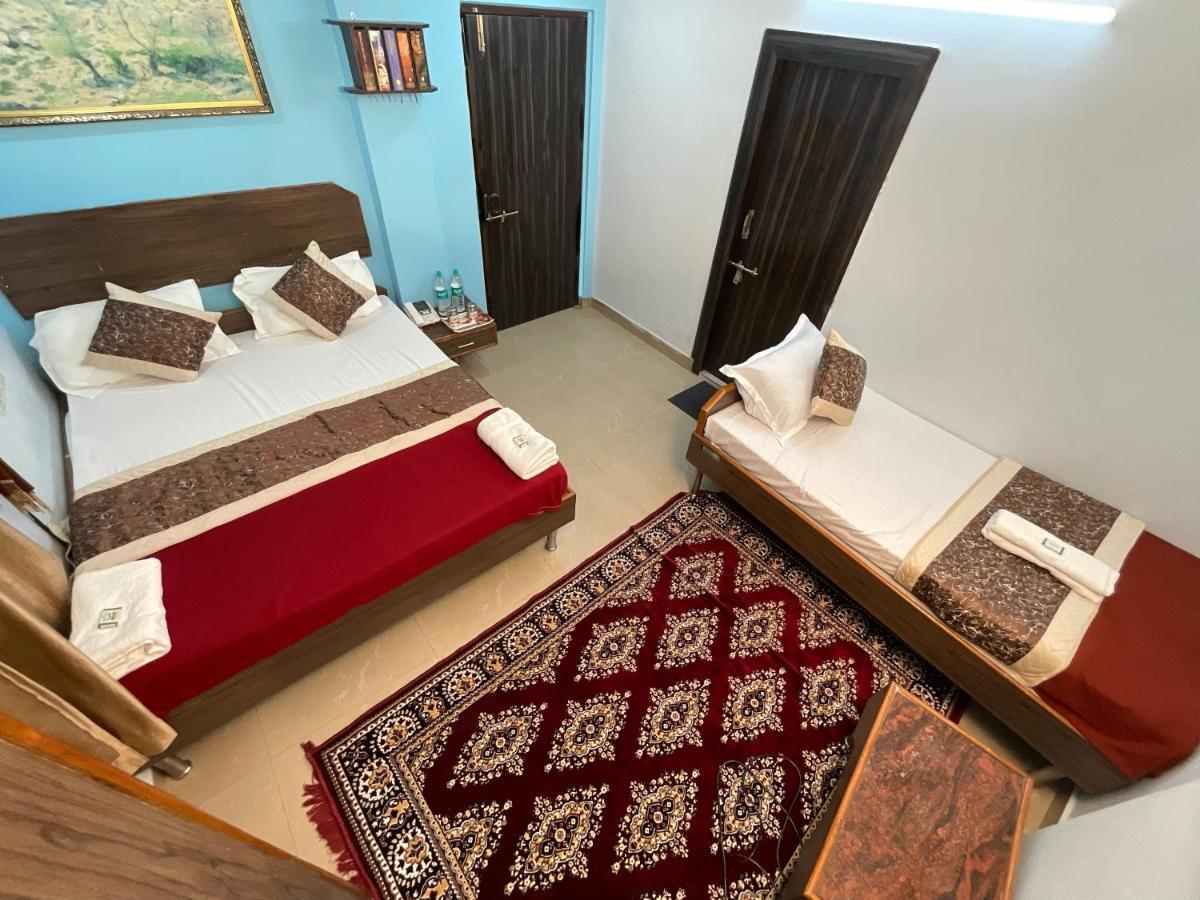 Vrindavan Comfort Inn Hyderabad Bagian luar foto