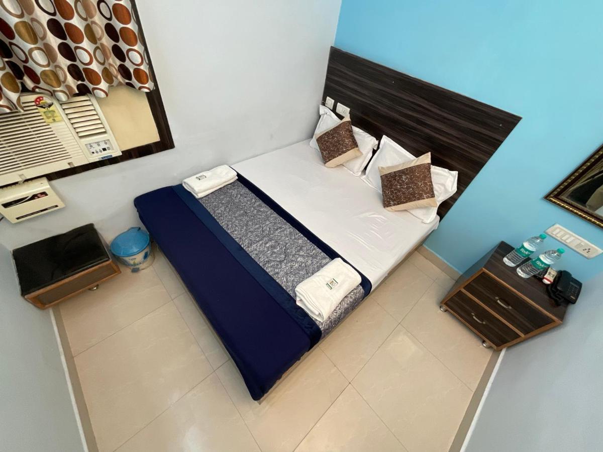 Vrindavan Comfort Inn Hyderabad Bagian luar foto