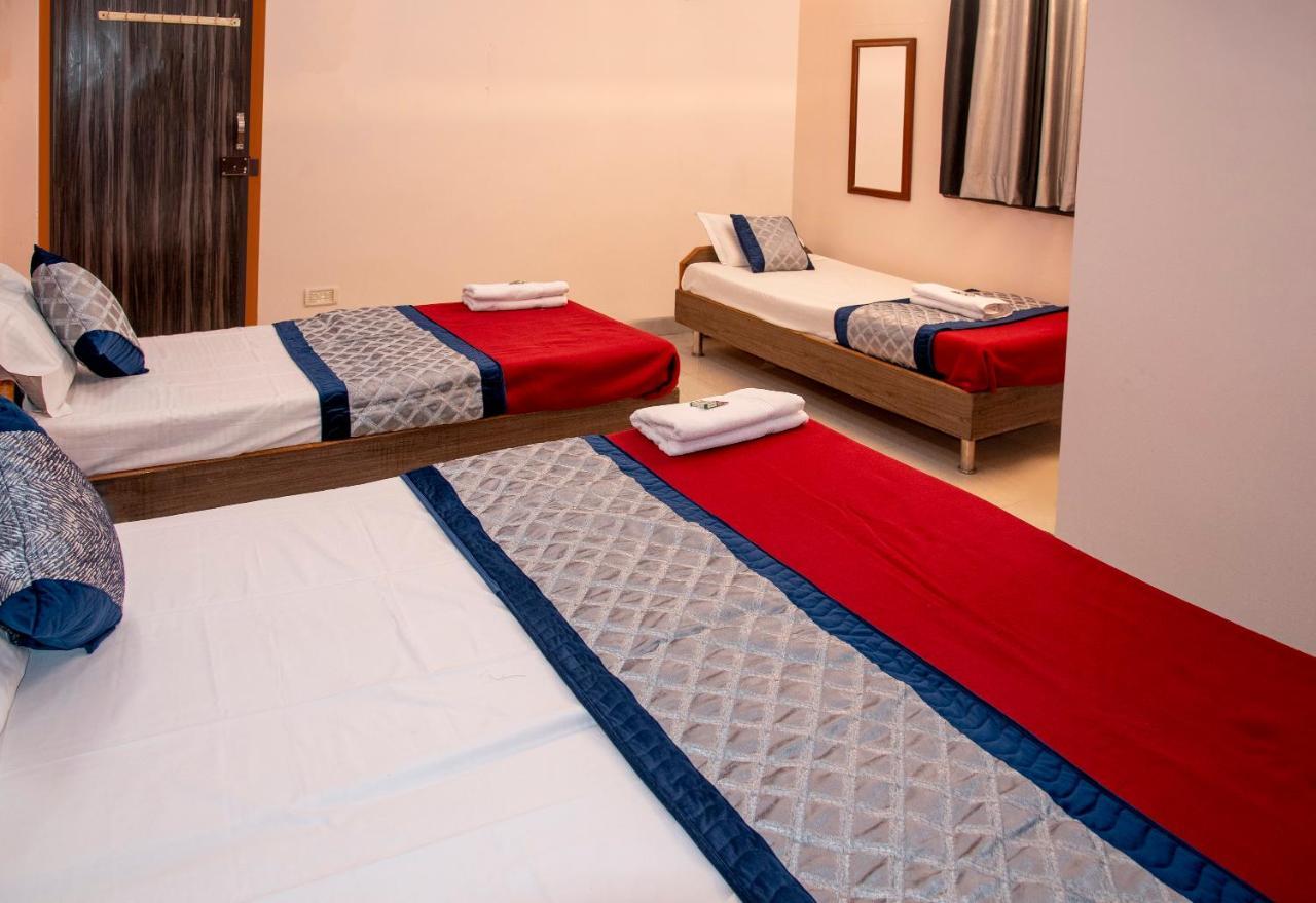 Vrindavan Comfort Inn Hyderabad Bagian luar foto